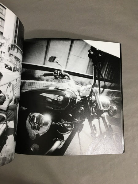 T-82 <PowerShovel books Toy camera books v.1>
