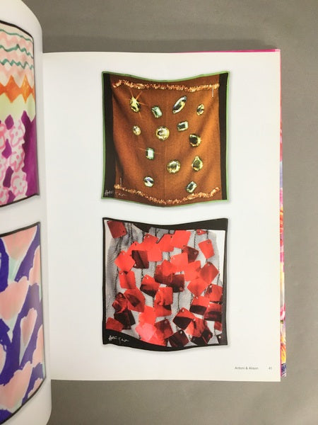 THE PRINT REVOLUTION : groundbreaking textile design in the digital age ハイファッションにおけるデジタルプリント 洋書