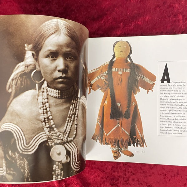 Dolls & Toys of Native America : A Journey Through Childhood 洋書