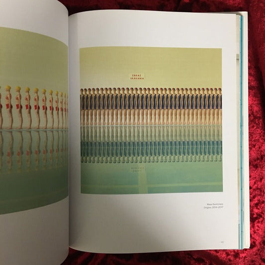 プールという空間に目を向けた作品