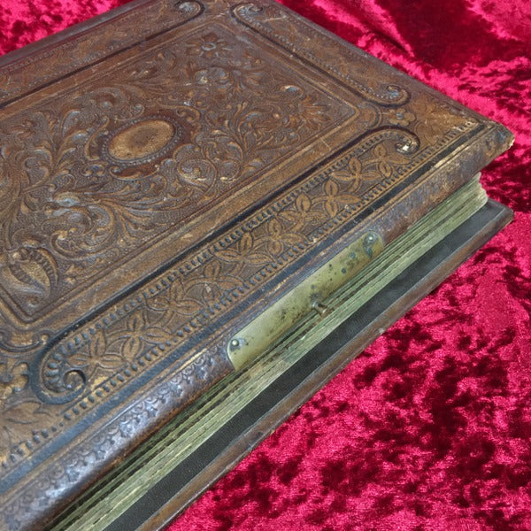 西洋アンティークのフォトアルバム１