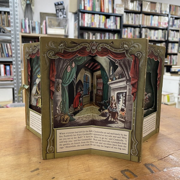 Cinderella:A Peepshow Book アンティーク　仕掛け絵本