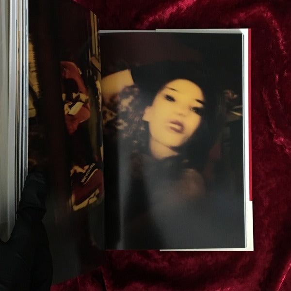 Drink me eat me : seven oriental beauties : 金子國義写真集  署名入り