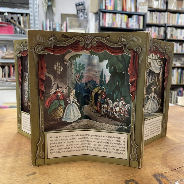 Cinderella:A Peepshow Book アンティーク　仕掛け絵本