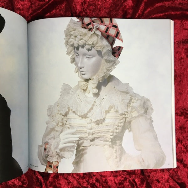 華麗な革命 : ロココと新古典の衣裳展