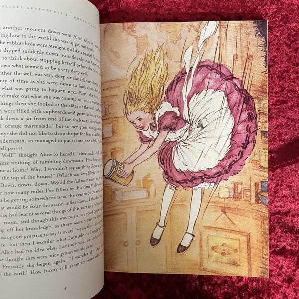 Alice's Adventures in Wonderland : A Classic Illustrated Edition 洋書