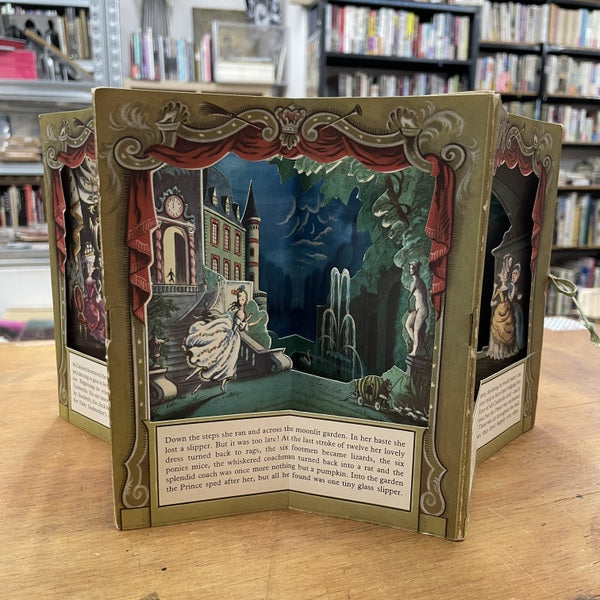Cinderella:A Peepshow Book アンティーク　仕掛け絵本