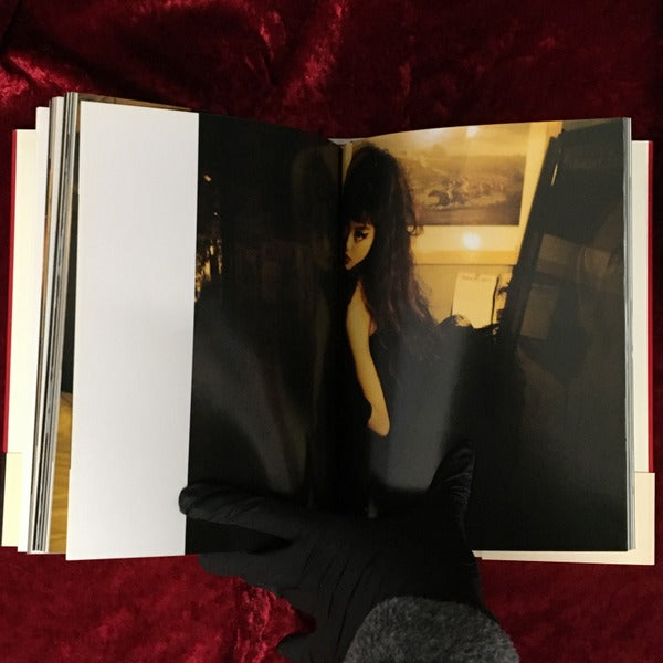 Drink me eat me : seven oriental beauties : 金子國義写真集  署名入り