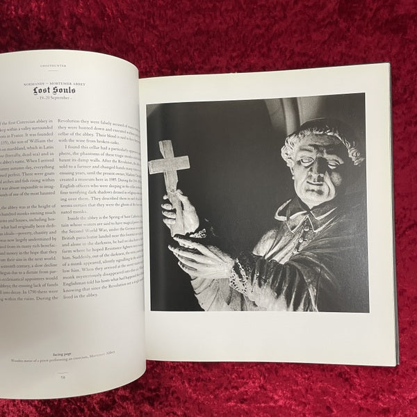 Ghosthunter : A Journey Through Haunted France 洋書　サイモン・マースデン　Simon Marsden
