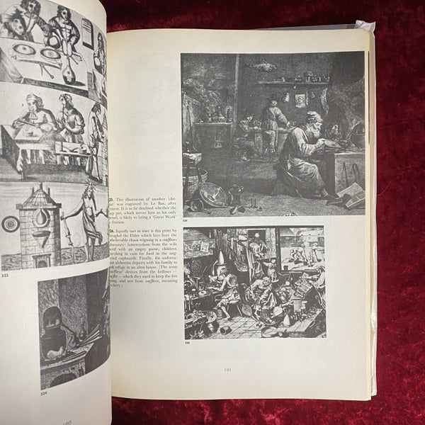 A pictorial history of magic and the supernatural　洋書