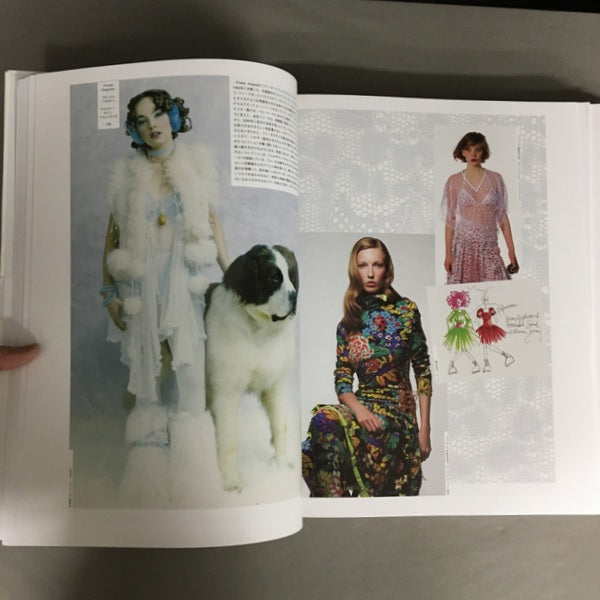 Sample : 100ファッションデザイナー : 010キュレーター : コンテンポラリーファッションからのセレクション