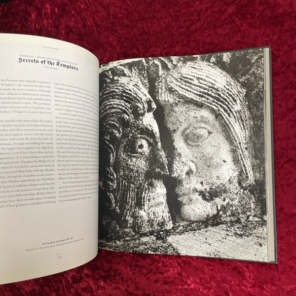 Ghosthunter : A Journey Through Haunted France 洋書　サイモン・マースデン　Simon Marsden