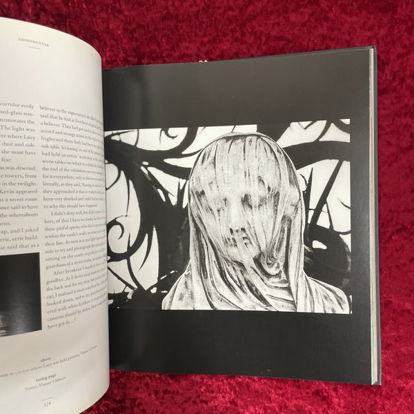 Ghosthunter : A Journey Through Haunted France 洋書　サイモン・マースデン　Simon Marsden