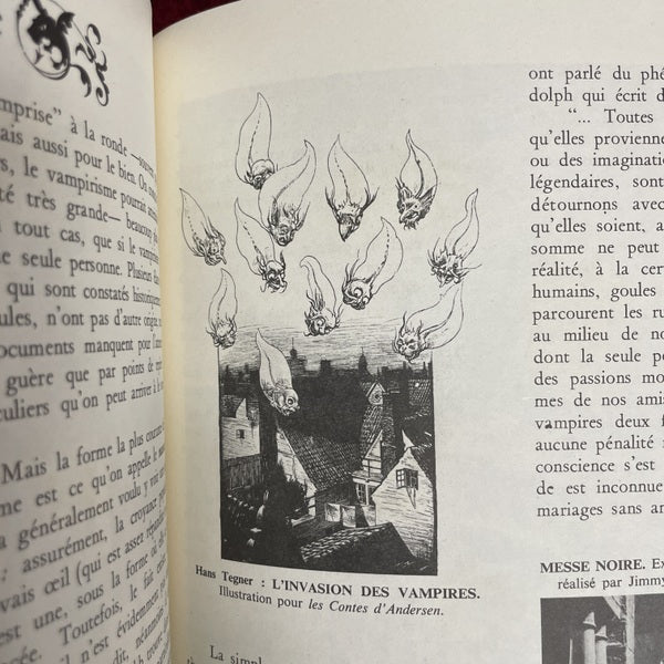 LE MUSEE DES VAMPIRES　洋書