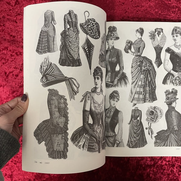 Victorian Fashions　A Pictorial Archive　洋書