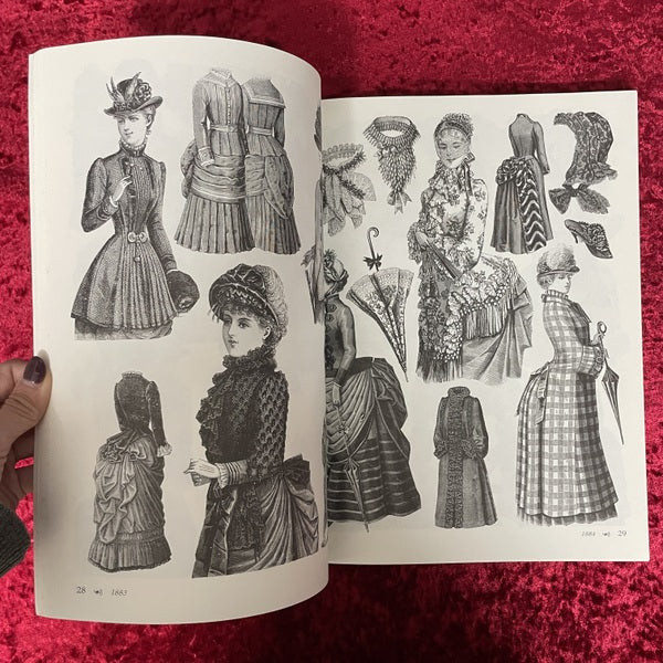 Victorian Fashions　A Pictorial Archive　洋書
