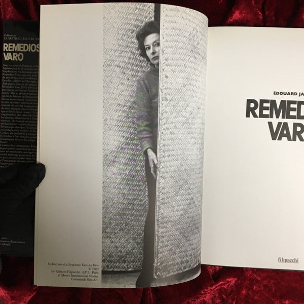 REMEDIOS VARO　レメディオス・ヴァロ　洋書