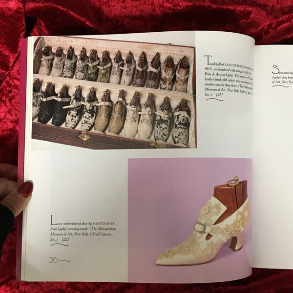 Heavenly Soles　Extraordinary 20th Century Shoes　洋書