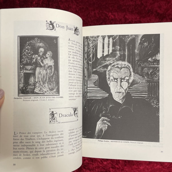 LE MUSEE DES VAMPIRES　洋書