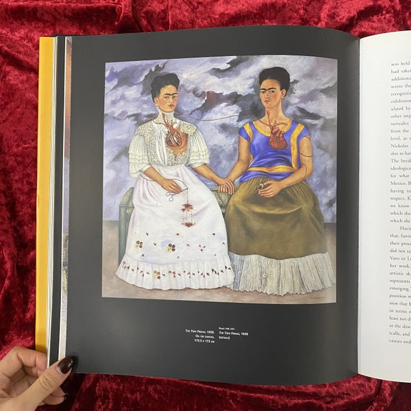 Frida Kahlo　洋書