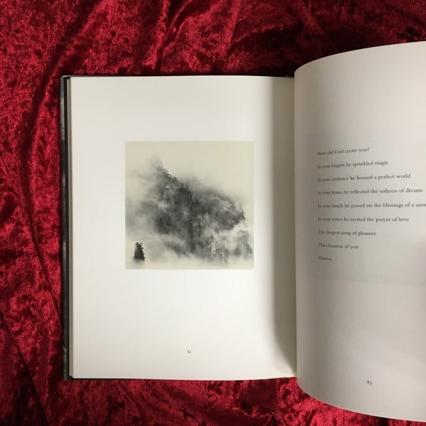 Love in black and white　写真：マイケル・ケンナ　詩：ビアンカ・ロッシーニ