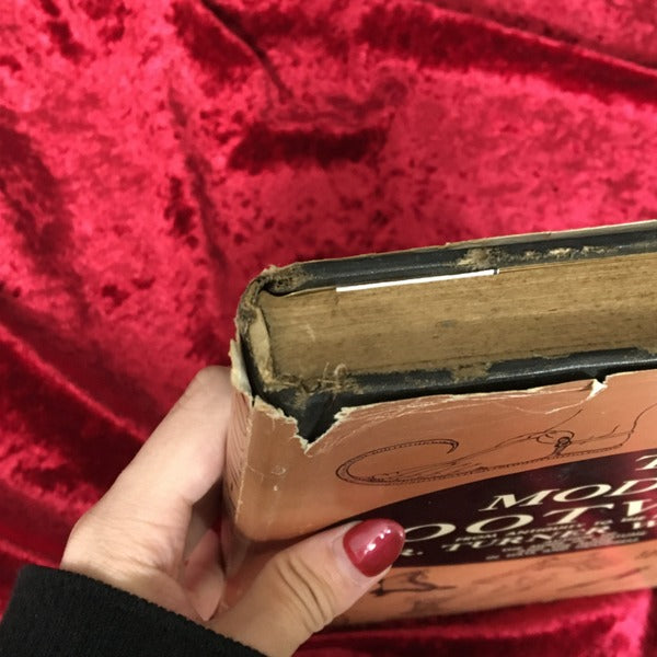 The Mode in Footwear　From Antiquity to the Present Day 洋書