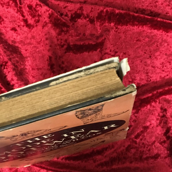 The Mode in Footwear　From Antiquity to the Present Day 洋書