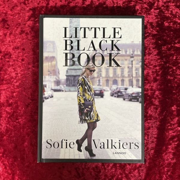 Little Black Book 洋書
