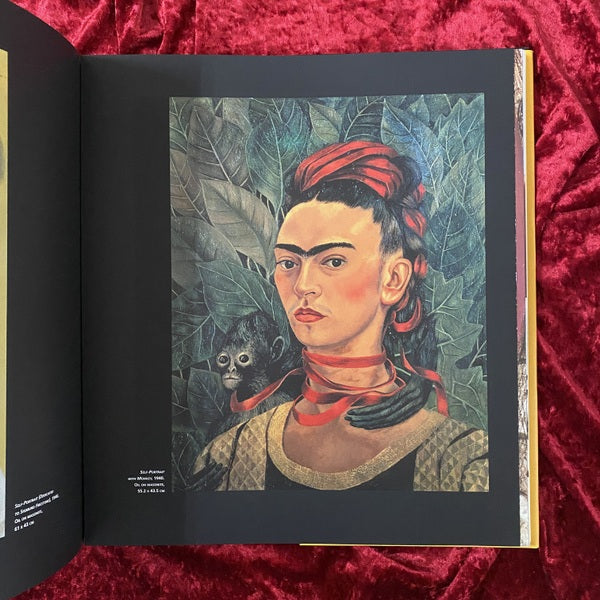 Frida Kahlo　洋書