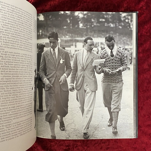 A History of Men's Fashion
　洋書