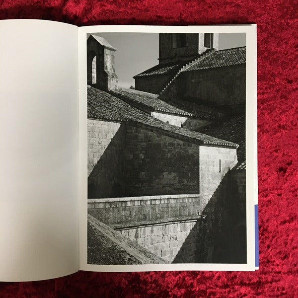 石と光 : シトーのロマネスク聖堂 : Citeaux