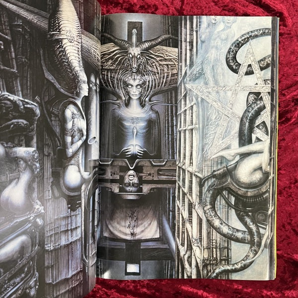 ネクロノミコン 1   H.R.ギーガー