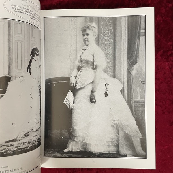 Victorian Costume for Ladies 1860-1900 洋書