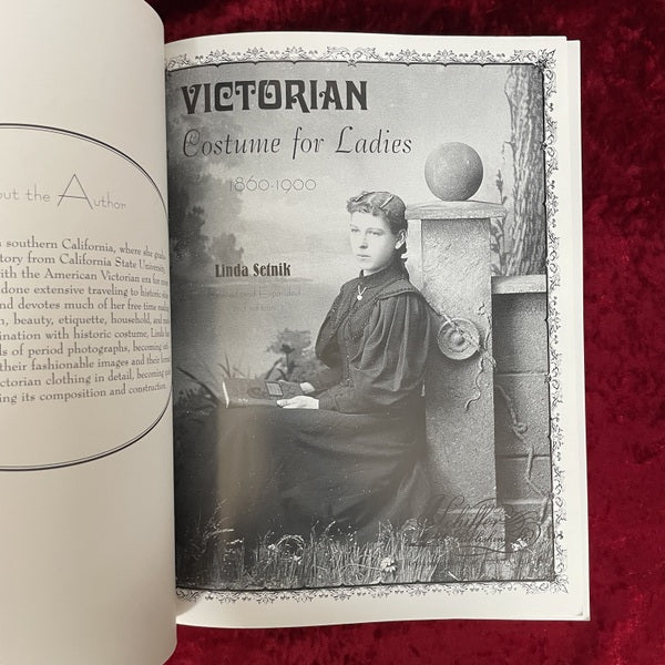 Victorian Costume for Ladies 1860-1900 洋書