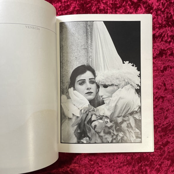 Los Encuentros 　Víctor Flores Olea　洋書