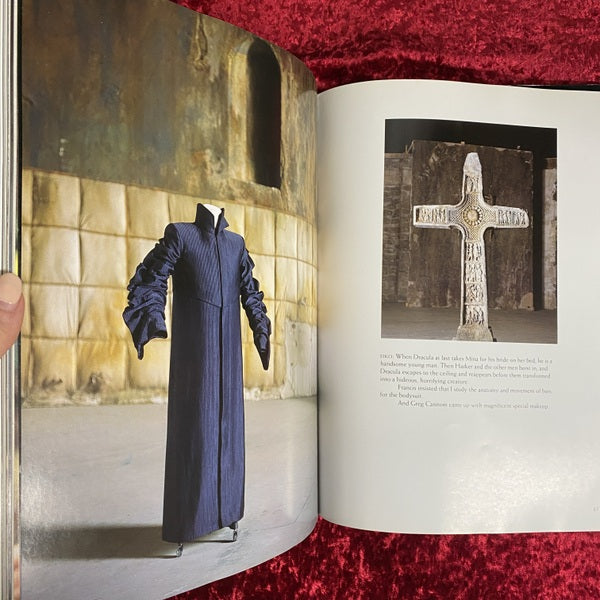 Coppola and Eiko on Bram Stoker's Dracula 　衣装：石岡瑛子　洋書