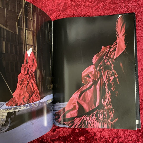 Coppola and Eiko on Bram Stoker's Dracula 　衣装：石岡瑛子　洋書