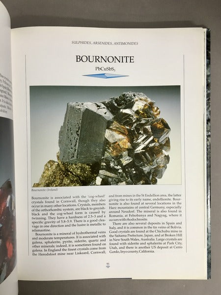AN ILLUSTRATED GUIDE ROCKS & MINERALS　鉱物の図鑑　洋書