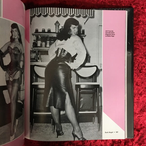 Bettie Page: The Life of a Pin-Up Legend　洋書