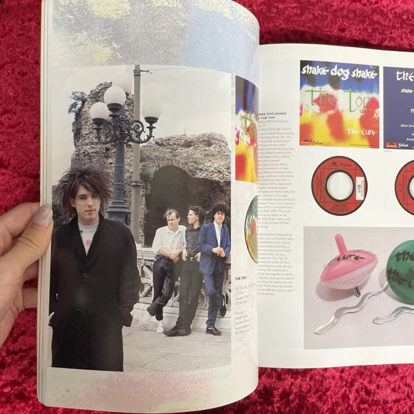 The Cure on Record:　洋書