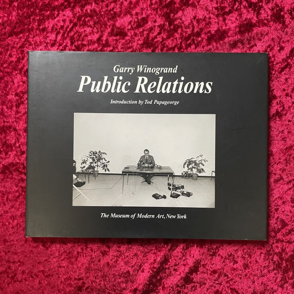 Public relations 洋書