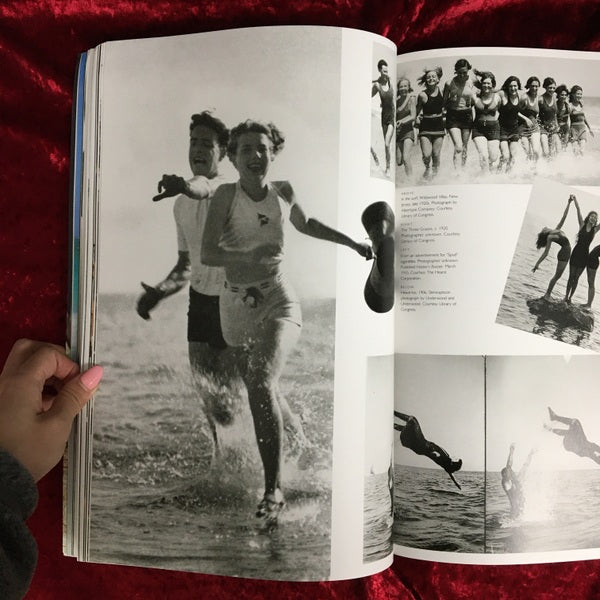Splash! : A History of Swimwear　洋書