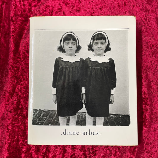 .diane arbus. 洋書　ダイアン・アーバス Diane Arbus