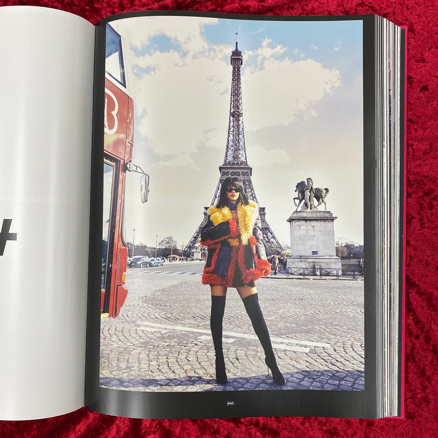 The Rihanna Book　リアーナ・ブック　洋書