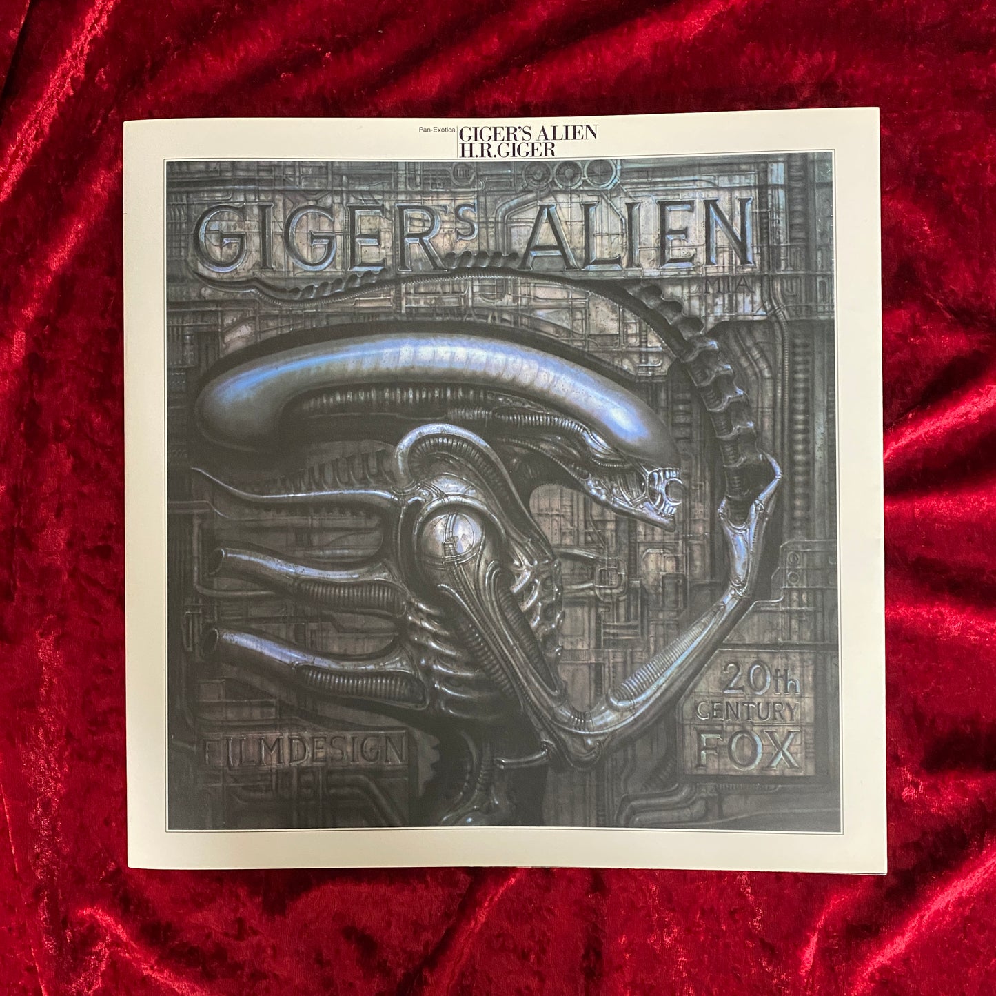 GIGER’S ALIEN　H.R.GIGER  (H.R.ギーガー)  ギーガーズ・エイリアン【アウトレット】