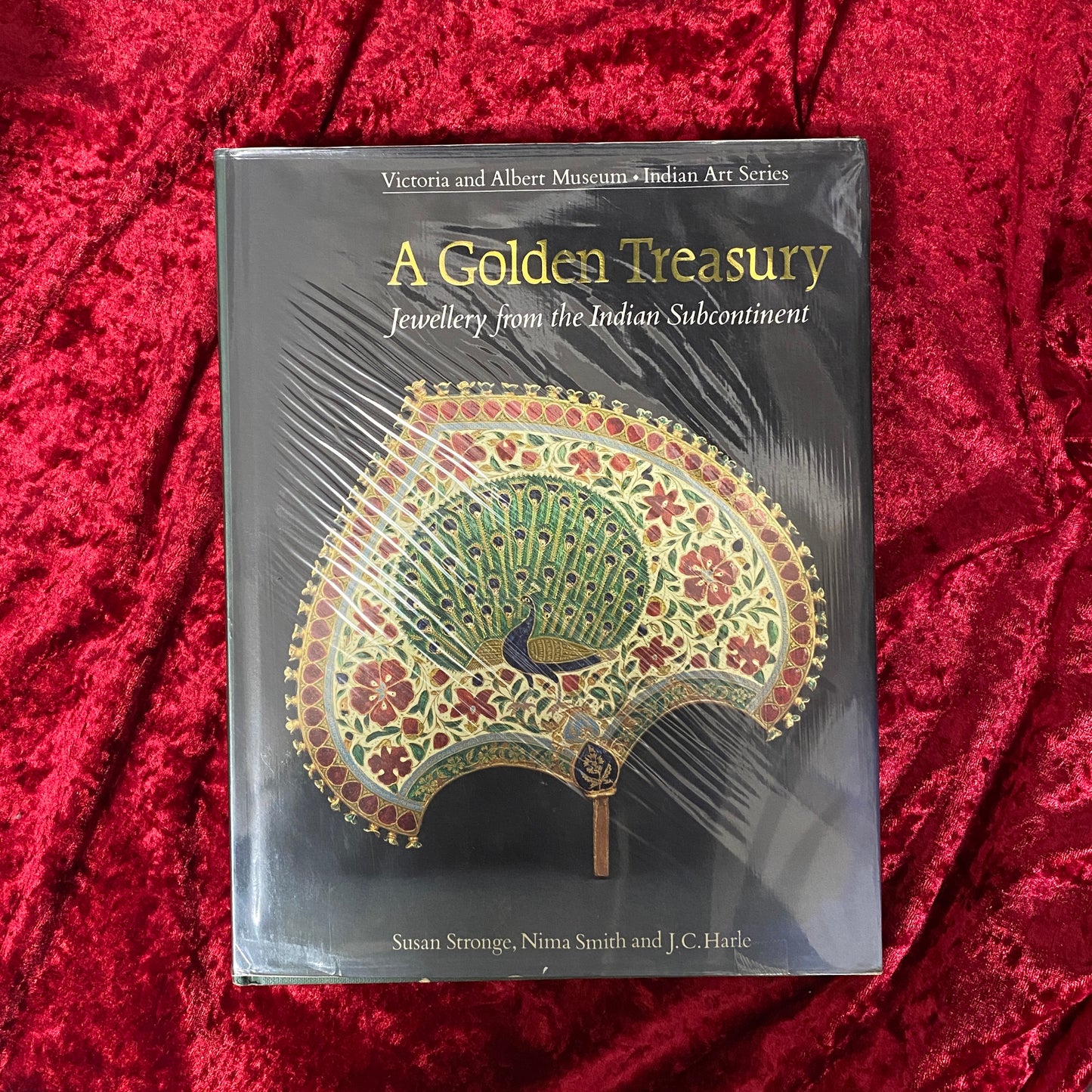 A Golden Treasury: Jewellery from the Indian Subcontinent 　Victoria and Albert Museum Indian Art Series　洋書