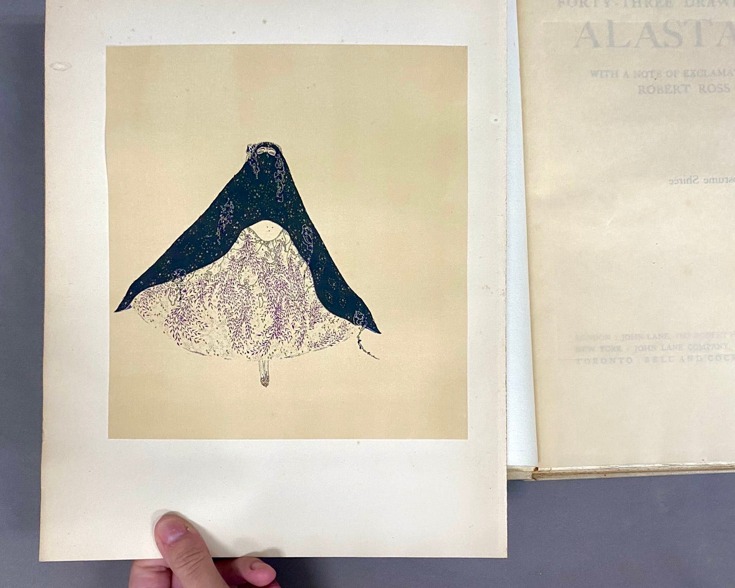 FORTY-THREE DRAWINGS BY ALASTAIR. With a Note of Exclamation by Robert Ross. アラステア作品集