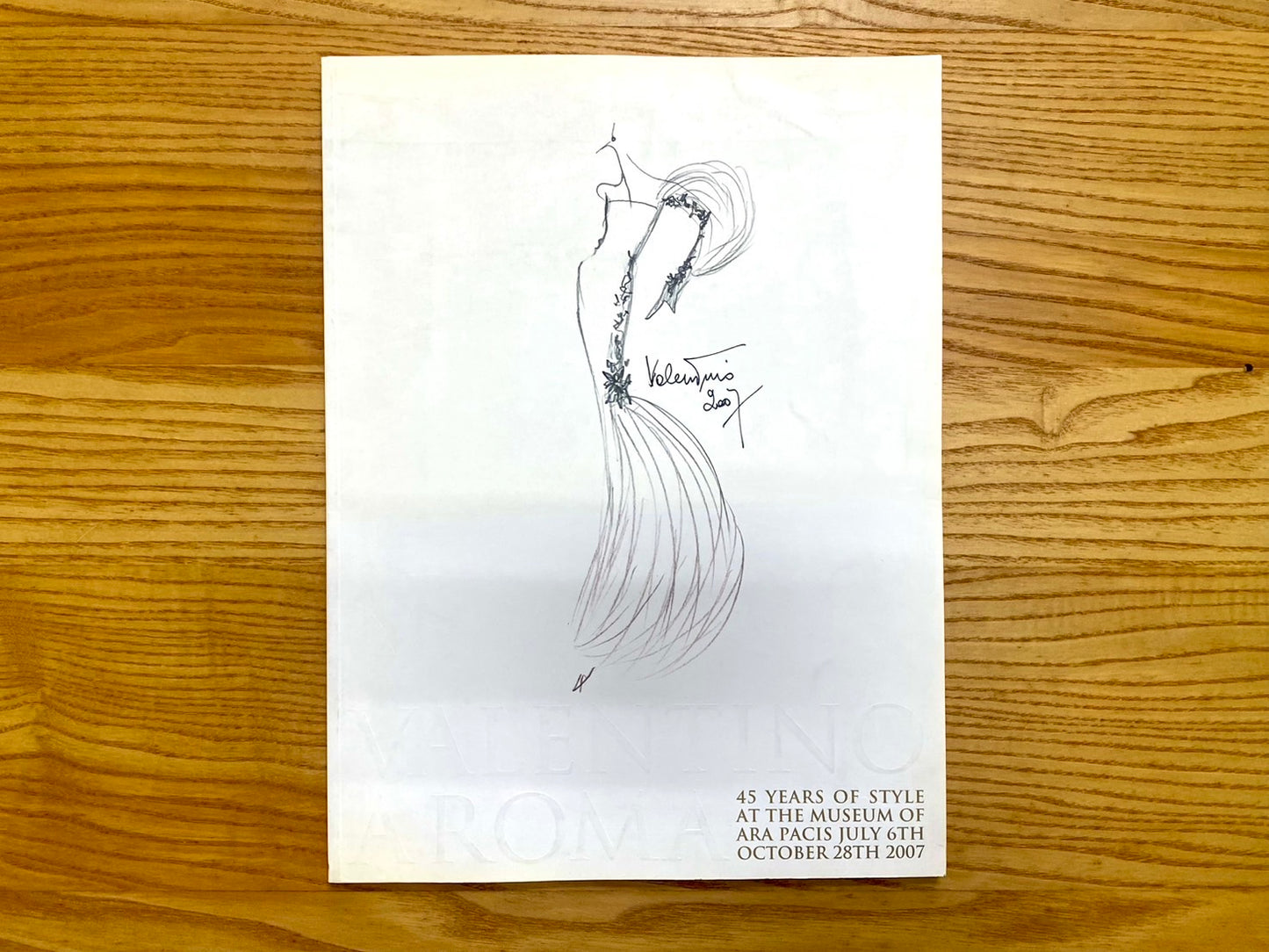 VALENTINO A ROMA 　ヴァレンティノのオートクチュール＆プレタポルテ　洋書