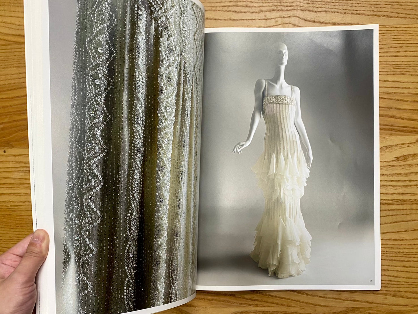 VALENTINO A ROMA 　ヴァレンティノのオートクチュール＆プレタポルテ　洋書