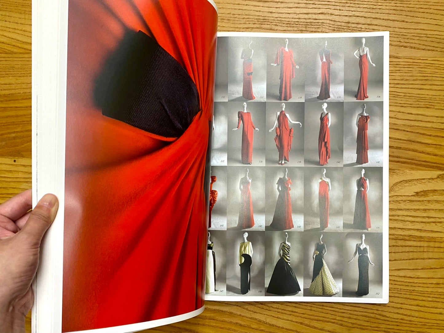 VALENTINO A ROMA 　ヴァレンティノのオートクチュール＆プレタポルテ　洋書